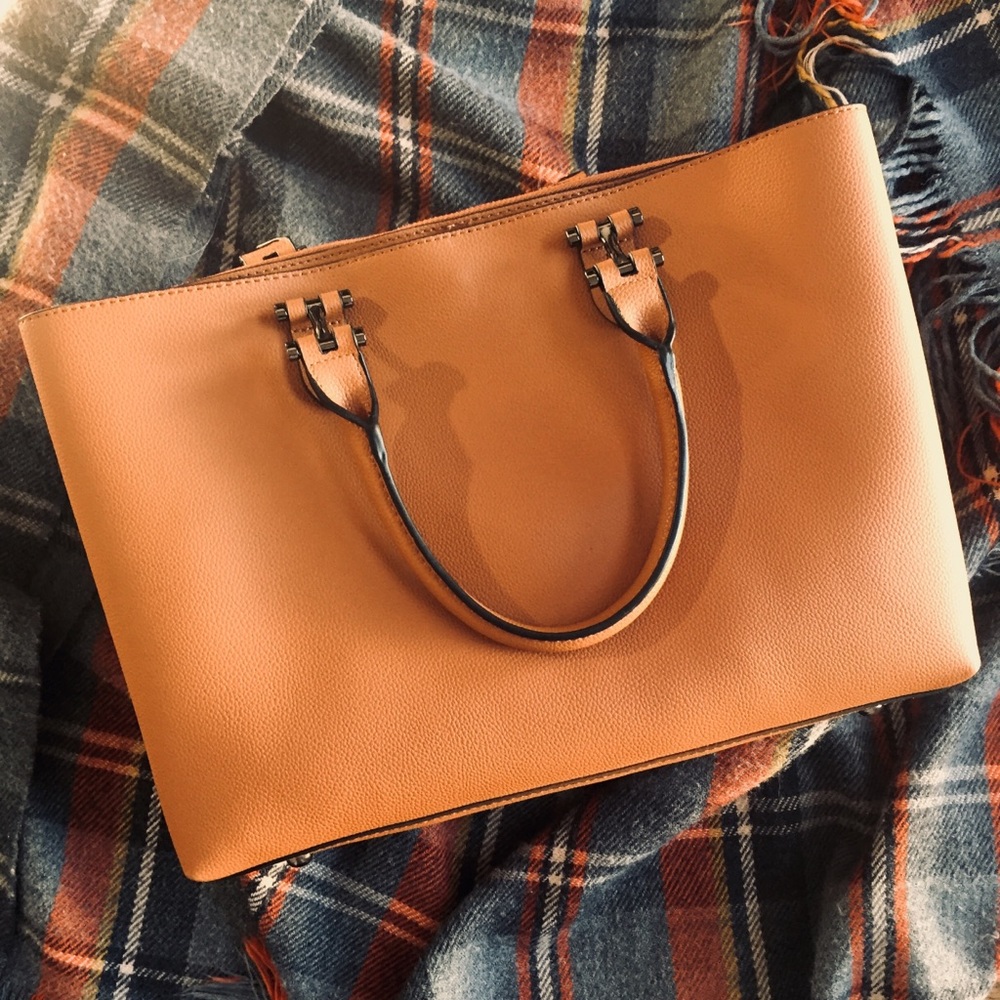 Multicompartments Satchel